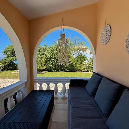 Holiday home Antonia- Acharavi *